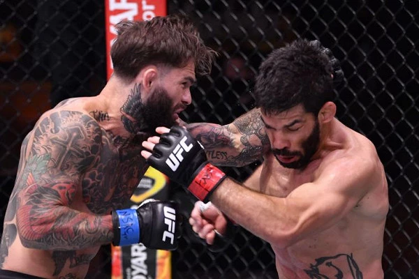 Экс-чемпион UFC Гарбрандт заразился COVID